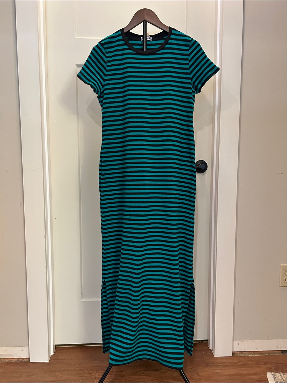 Calvin Klein Women’s Teal & Black Striped Short‑Sleeve Maxi Dress Size M